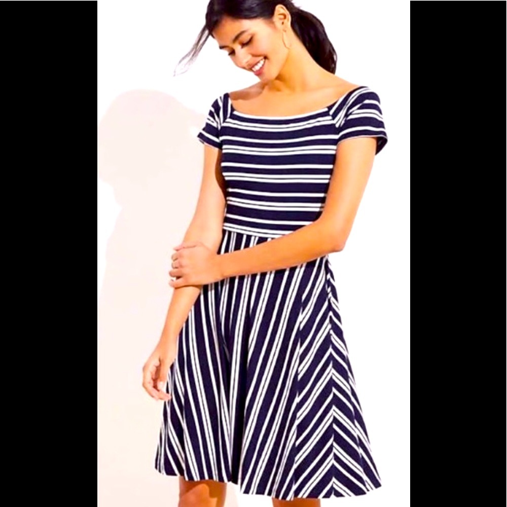 LOFT dress size M NWT white/blue stripped w/cutout in back to add sass Nautical
